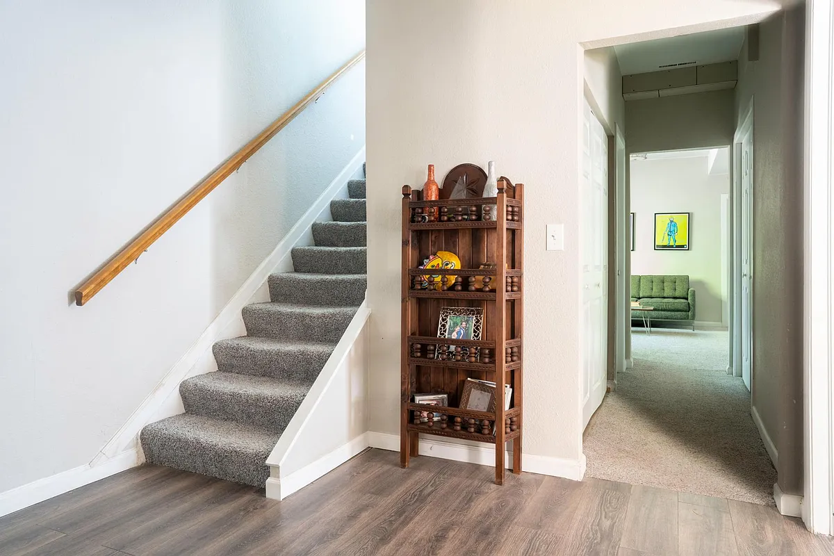 Fourier to the lower level rooms and office space - 2836 N Vine St