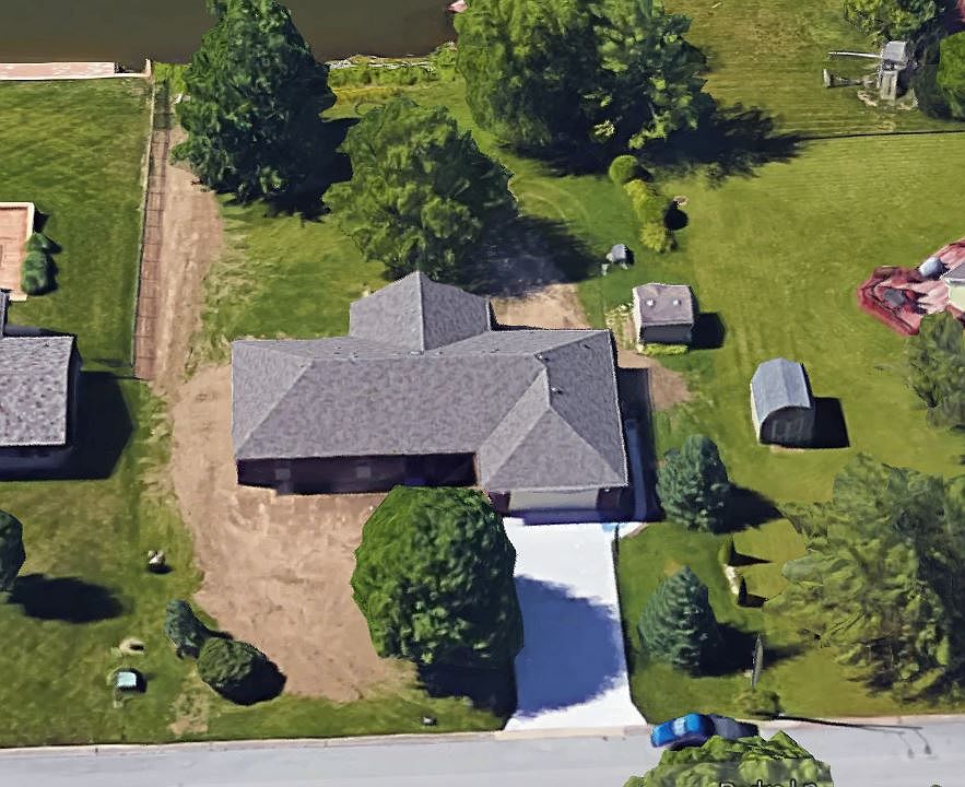 2nd image of 855 Padre Ln