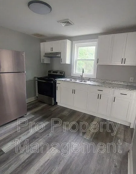 31 William St #2 — Photo 2