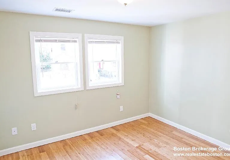23 Evergreen St #2 — Photo 4