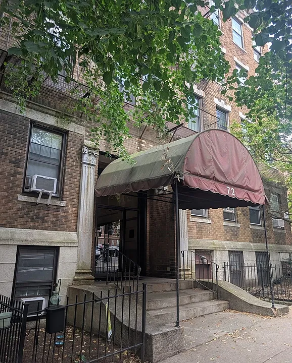 72 Strathmore Rd #7A
