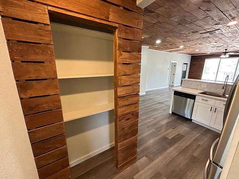 1245 Kayton Ave — Photo 15