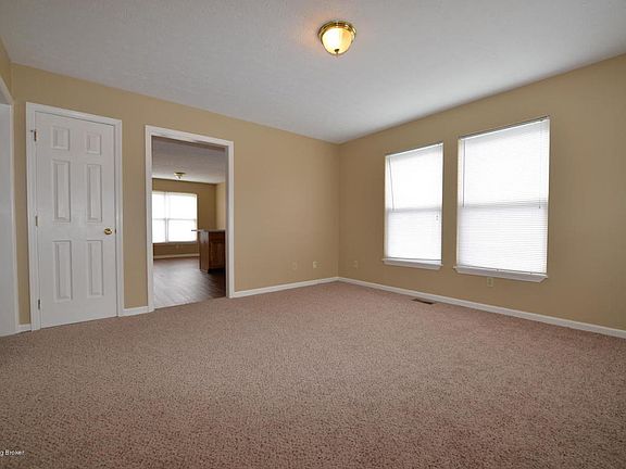 3rd image of 126 Clifton Ct