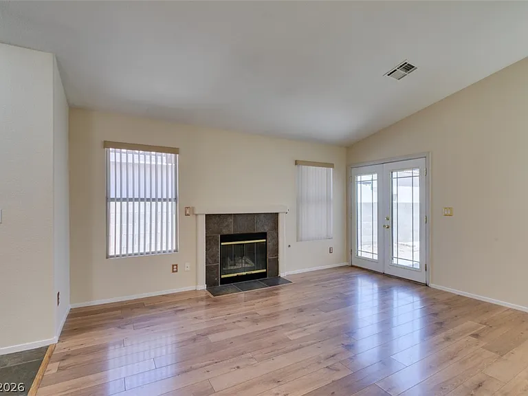 8168 W Gilmore Ave — Photo 6