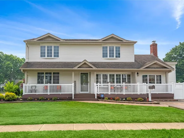 3532 Waverly Avenue, Seaford, NY 11783