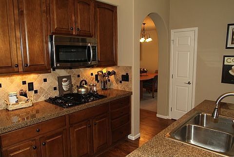 KITCHEN COOKTOP