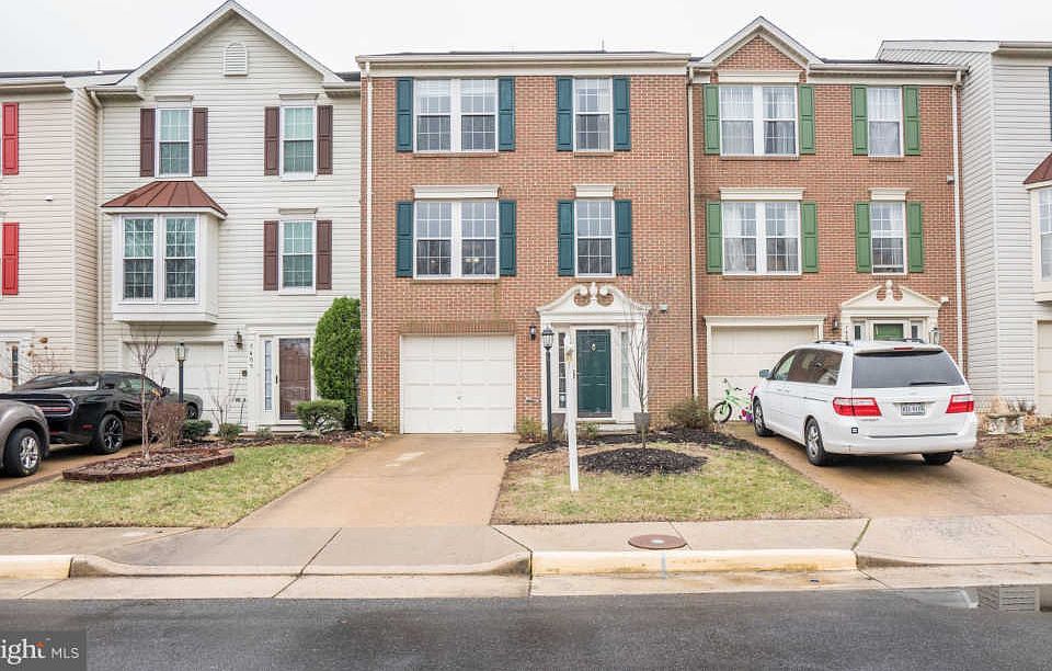 1st image of 7407 Gadsby Sq