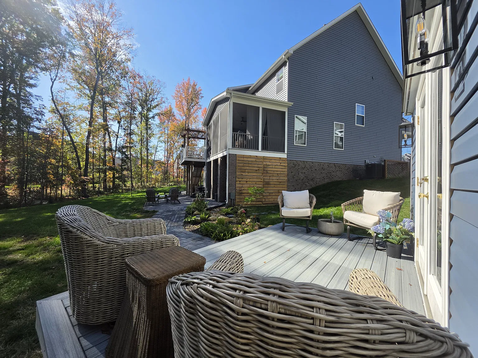 6 bed, 4755 sqft, $6,000 — Photo 2