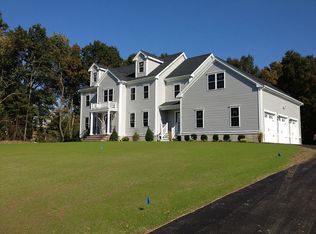 35 Northfield Dr, Bridgewater, MA 02324