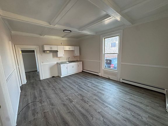 2nd image of 7 Green St #1