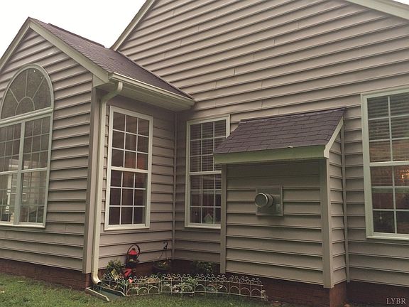 3rd image of 414 Paulette Cir