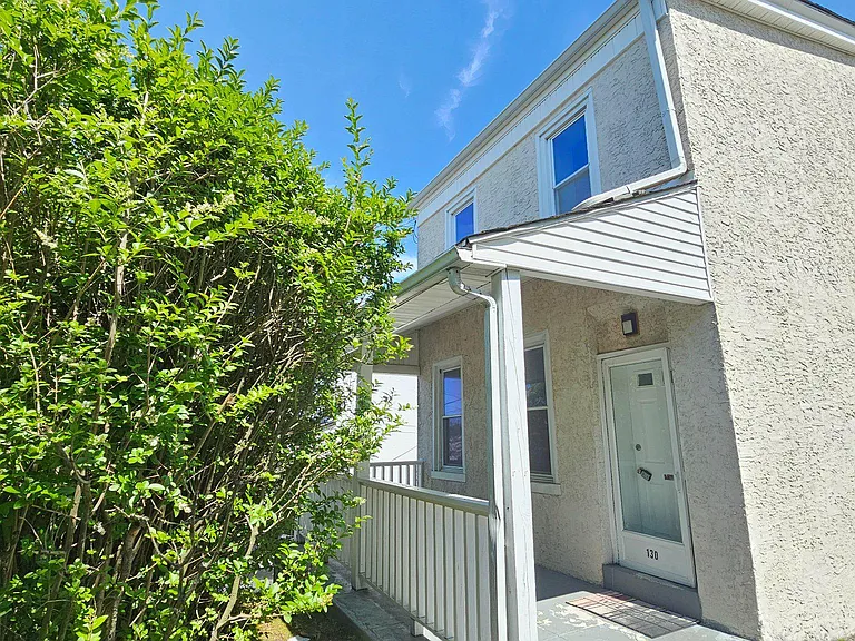 130 Rockland Ave — Photo 24
