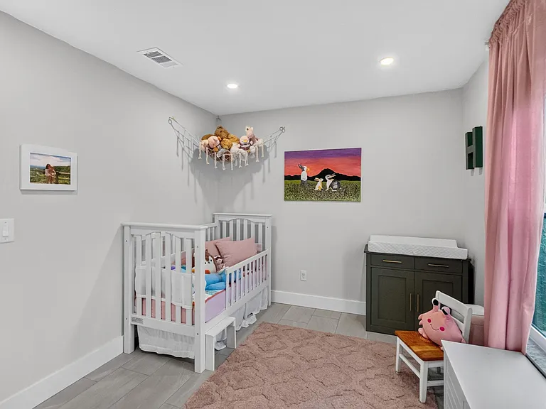 272 SW Fairchild Ave — Photo 26