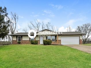 77 Augustine Rd, Eureka, MO 63025