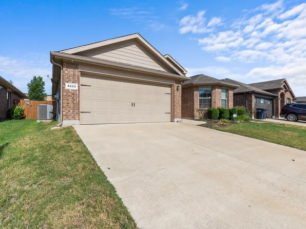 8225 Spotted Doe Dr, Fort Worth, TX 76179