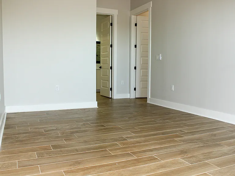 1905 Greenleaf St — Photo 14