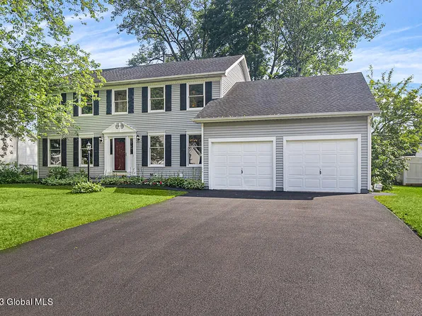 30 Erie Drive, Slingerlands, NY 12159