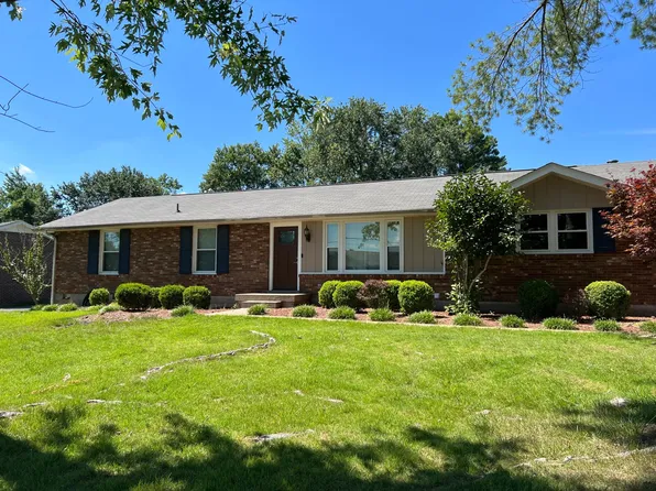 206 Raindrop Ln, Hendersonville, TN 37075
