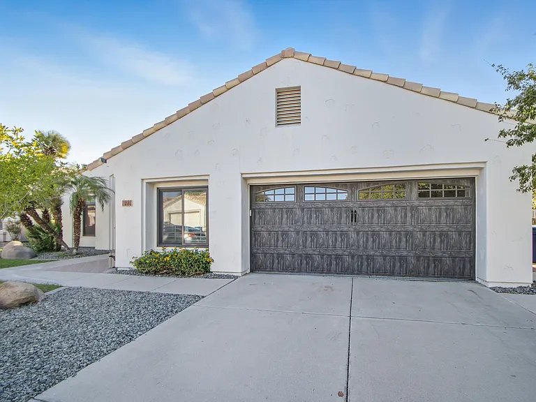 680 N Cordoba Ave — Photo 3