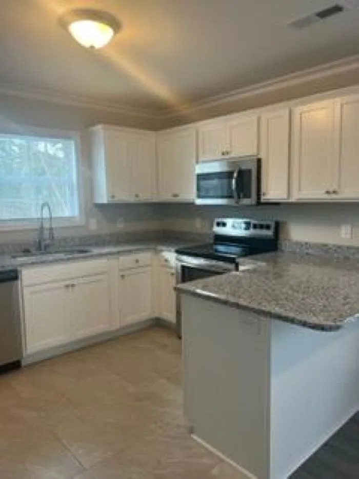 3 bed, 1398 sqft, $2,050 — Photo 3