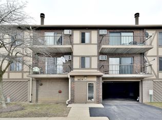 1674 Ishnala Dr APT 202, Naperville, IL 60565