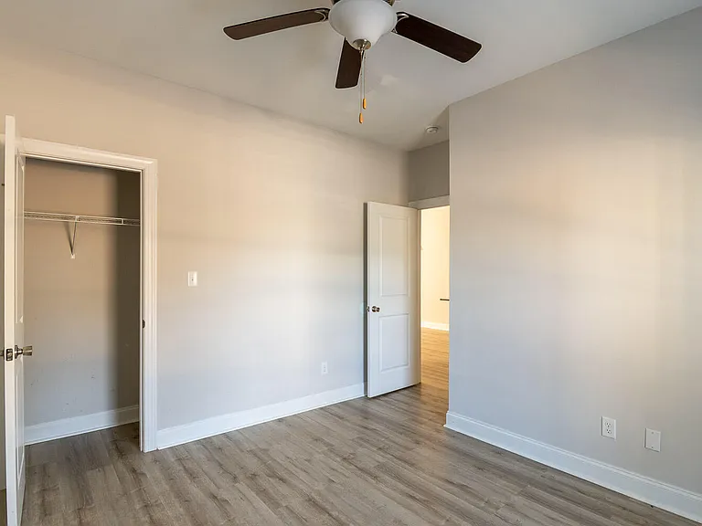 1227 University Ln #E — Photo 15