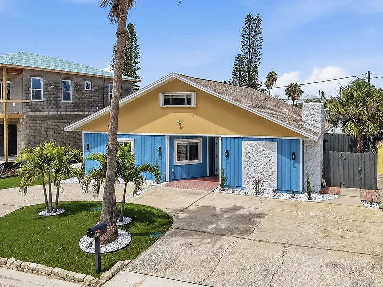 14109 W Parsley Dr — Photo 77