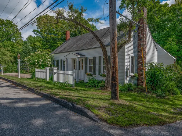 3 Kents Hill Road, Wayne, ME 04284