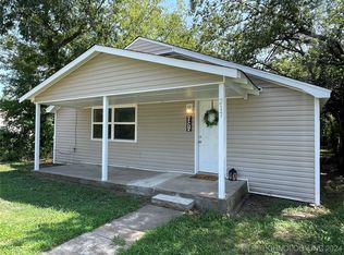 217 E 8th St, Cushing, OK 74023