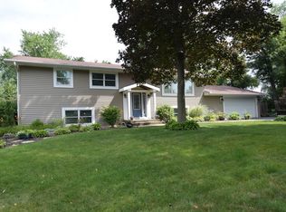 27W100 Hickory Ln, West Chicago, IL 60185
