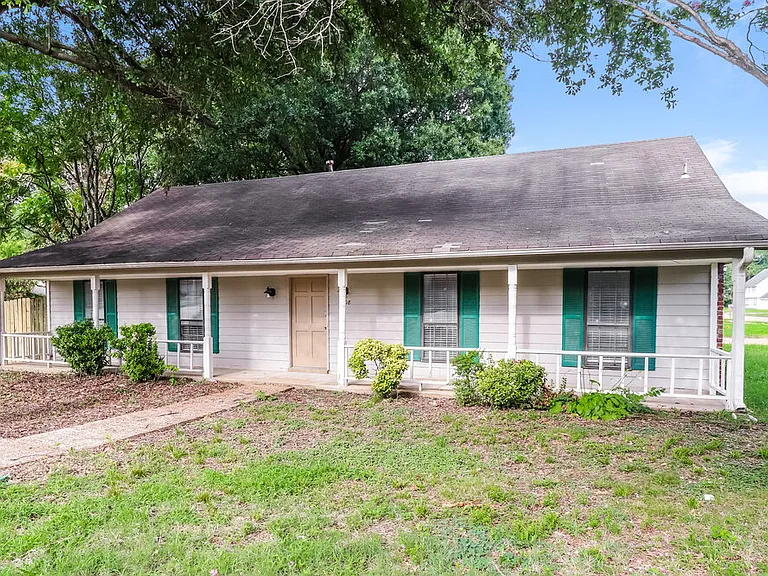 6708 Henredon Dr — Photo 3
