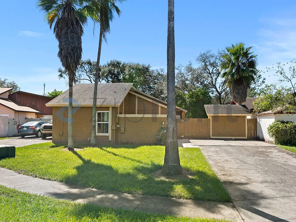 1947 Gregory Dr