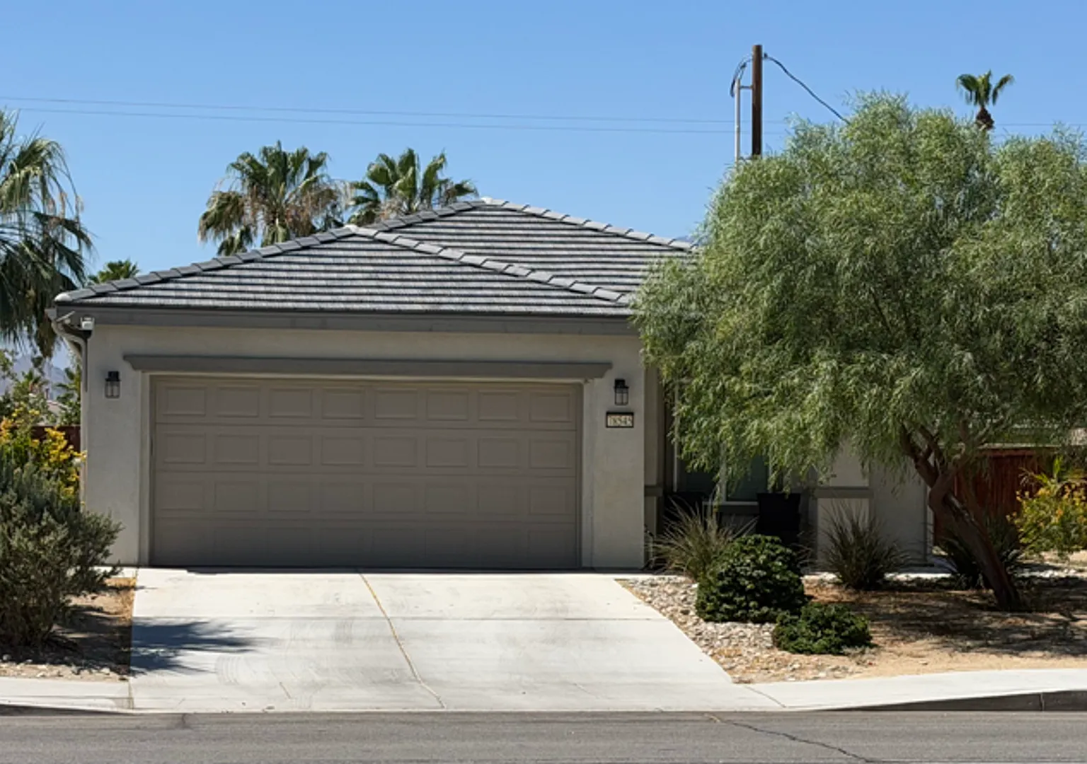 New 4 Bed Home in Prime Bermuda Dunes Location ! — Photo 1