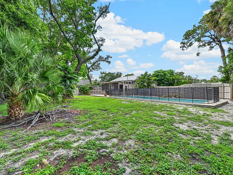 1010 Virginia Dr — Photo 58