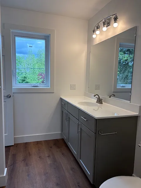 3 bed, 2.5 bath, 1277 sqft, $2,000 — Photo 2