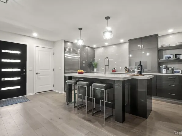 418 E 5th St #2, Royal Oak, MI 48067
