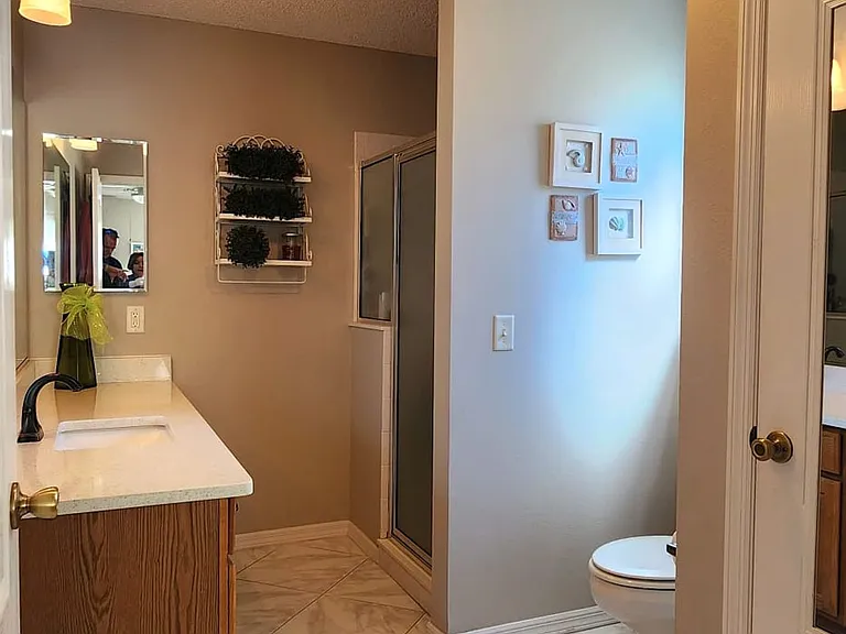 Main Bed Room Bathroom