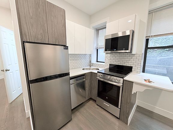 2nd image of 24 Phillips St APT 12