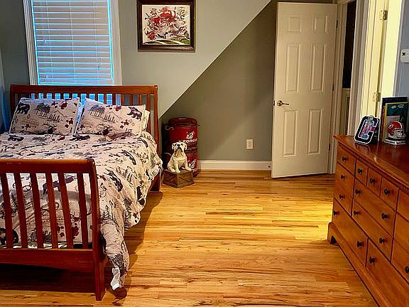 Upstairs Bedroom 2