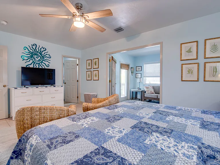1161 Coates Ln — Photo 16