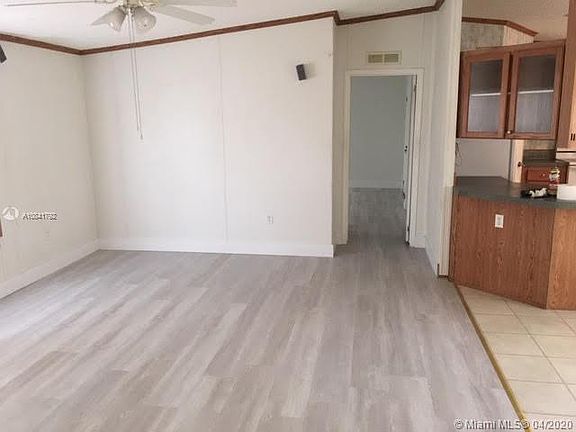 4th image of 220 NE 12th Ave Lot 119