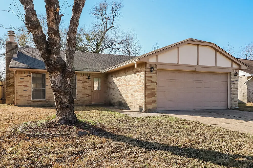 3 bed, 2.0 bath, 1220 sqft, $1,745 — Photo 3