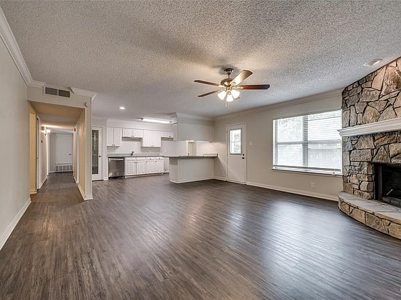5th image of 3217 Meadow Wood Ln