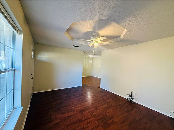 3rd image of 735 Anderson Rd