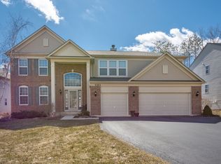 1323 Meade Dr, Lindenhurst, IL 60046