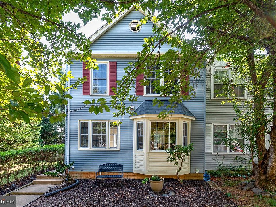 1st image of 719 Arbor Ct