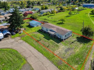 434 Locust St, Yoncalla, OR 97499