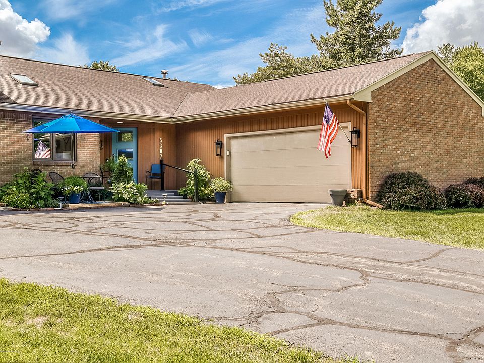 1st image of 5307 E Hidden Lake Dr
