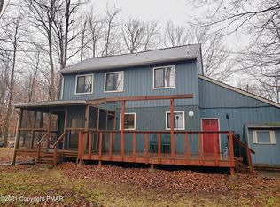 627 Country Place Dr, Tobyhanna, PA