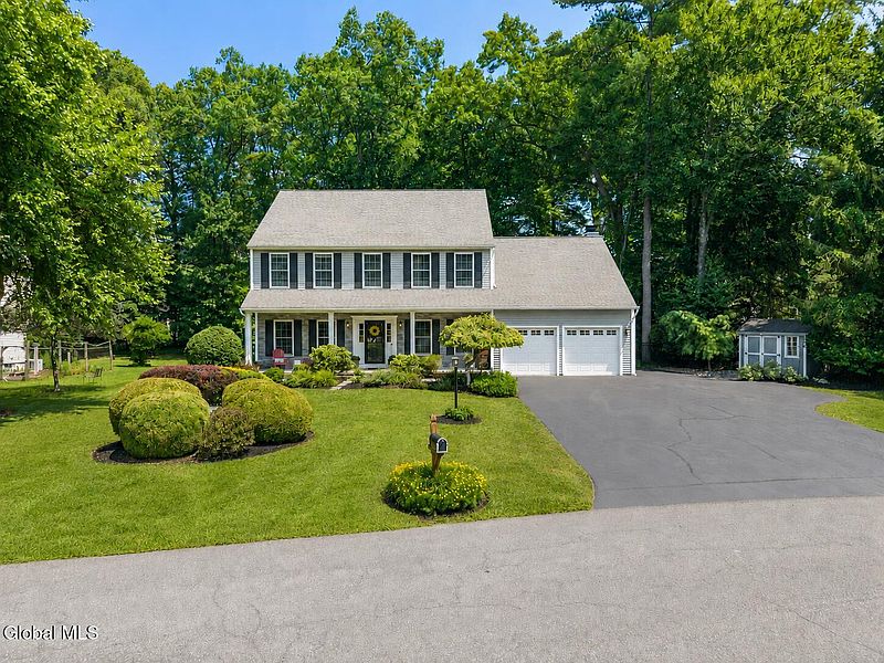2nd image of 40 Willow Drive